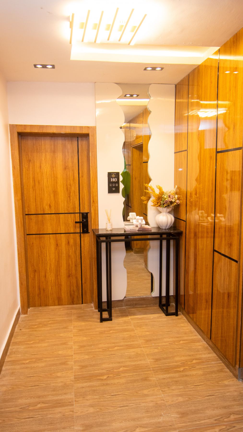 Guest corner detail at Emperor Suites